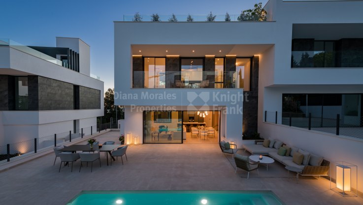 Casa familiar con piscina en Sierra Blanca - Villa en venta en Balcones de Sierra Blanca, Marbella Milla de Oro