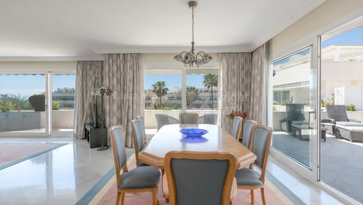 Ático de lujo en primera línea de playa - Atico Duplex en venta en Los Granados, Marbella - Puerto Banus