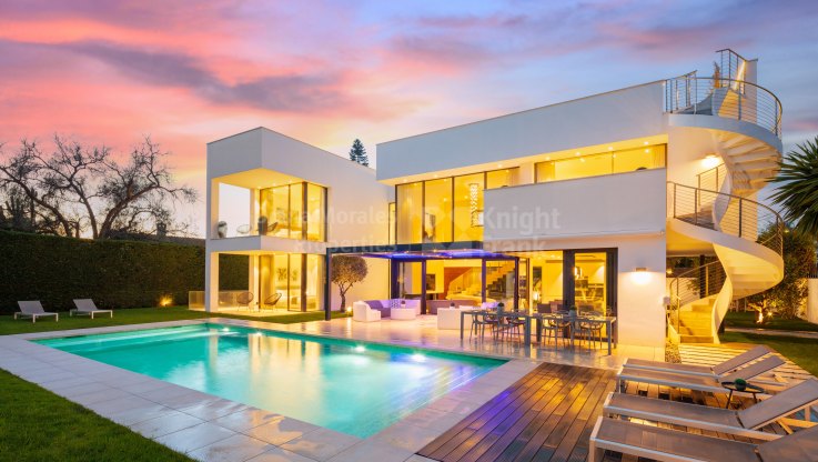 Chalet Luminoso y Encantador - Villa en venta en Marbella - Puerto Banus