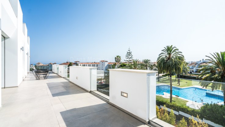 Modern villa for sale in Nueva Andalucía - Villa for sale in La Pera, Nueva Andalucia