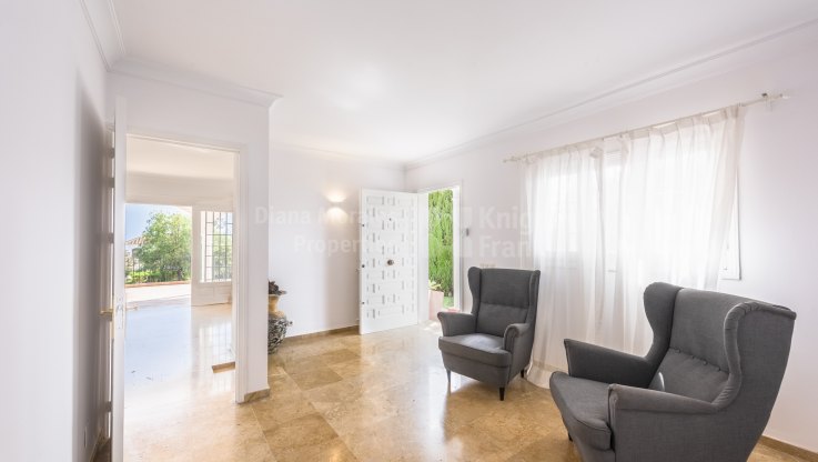 Villa con posibilidades de desarrollo - Villa en venta en Lindasol, Marbella Este