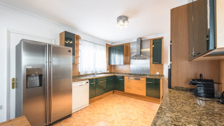 Villa mit Entwicklungsmöglichkeiten - Villa zum Verkauf in Lindasol, Marbella Ost