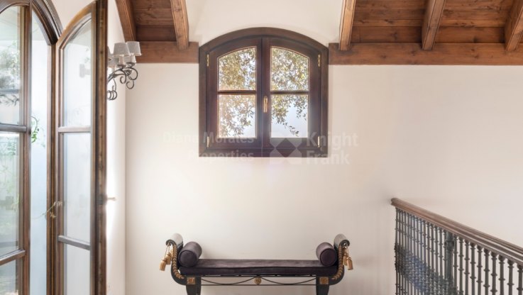 Preciosa casa de estilo tradicional en El Madroñal - Villa en venta en El Madroñal, Benahavis