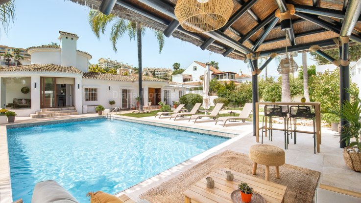 Villa in Gehweite zu allen Arten von Dienstleistungen - Villa zum Verkauf in Nueva Andalucia
