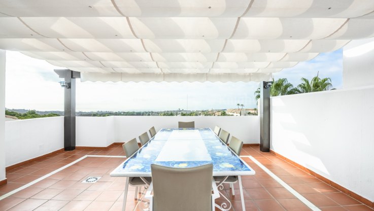 Exceptional townhouse with sea views and gardens - Town House for sale in Last Green, Nueva Andalucia