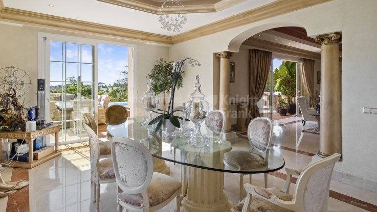 Maison familiale à El Paraiso Alto avec vue sur la mer et le golf - Villa à vendre à Paraiso Alto, Benahavis
