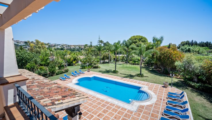 Große Villa in der Nähe des Golfplatzes Los Flamingos - Villa zum Verkauf in Cancelada, Estepona