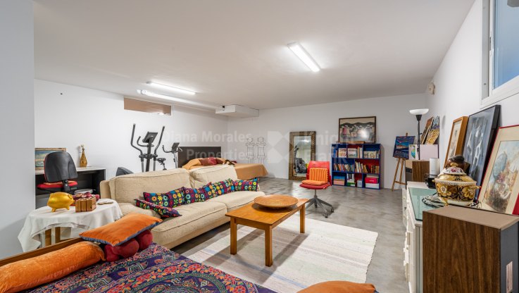 Haus mit eigenem Stil in Nueva Andalucía - Villa zum Verkauf in Nueva Andalucia
