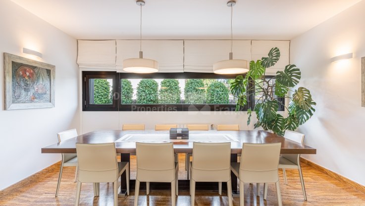 Casa con estilo propio en Nueva Andalucía - Villa en venta en Nueva Andalucia