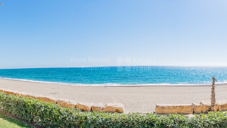 Bungalow dans un complexe de plage en première ligne - Bungalow à vendre à El Oasis Club, Marbella Golden Mile
