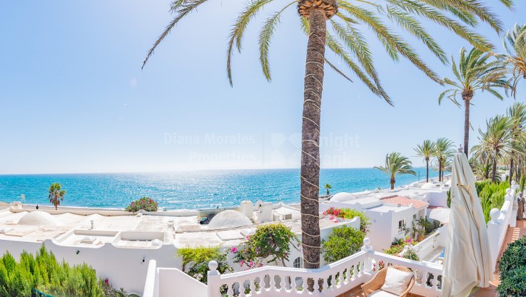 Bungalow in erster Linie Strandkomplex - Bungalow zum Verkauf in El Oasis Club, Marbella Goldene Meile