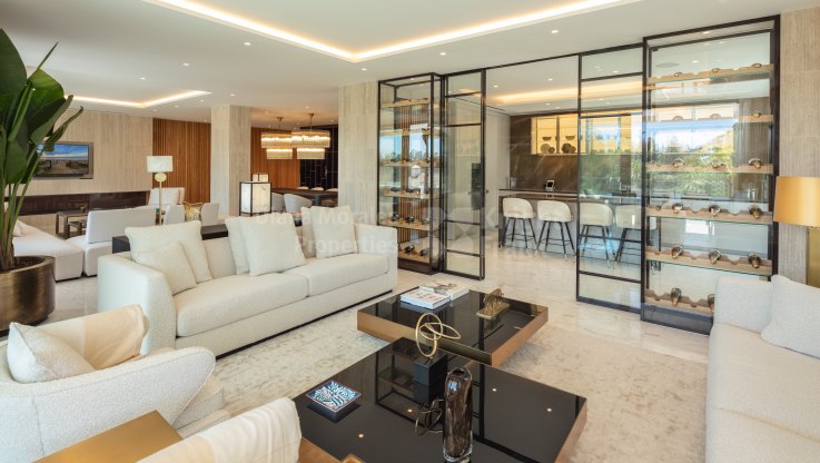 Stunning penthouse with sea views on the Golden Mile, Marbella - Duplex Penthouse for sale in Marbella Golden Mile