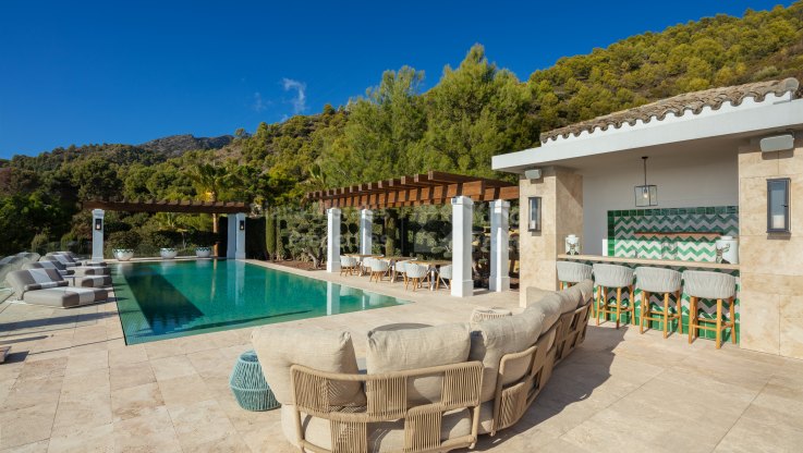 Villa con impresionantes vistas en comunidad vallada - Villa en venta en Cascada de Camojan, Marbella Milla de Oro