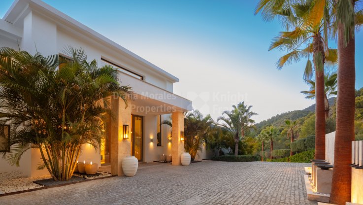Villa avec vue imprenable dans une communauté fermée - Villa à vendre à Cascada de Camojan, Marbella Golden Mile