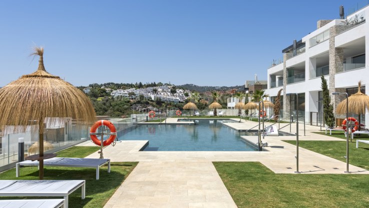 Apartamento a estrenar con vistas al mar en primera línea de golf. - Apartamento Planta Baja en venta en Cabopino, Marbella Este