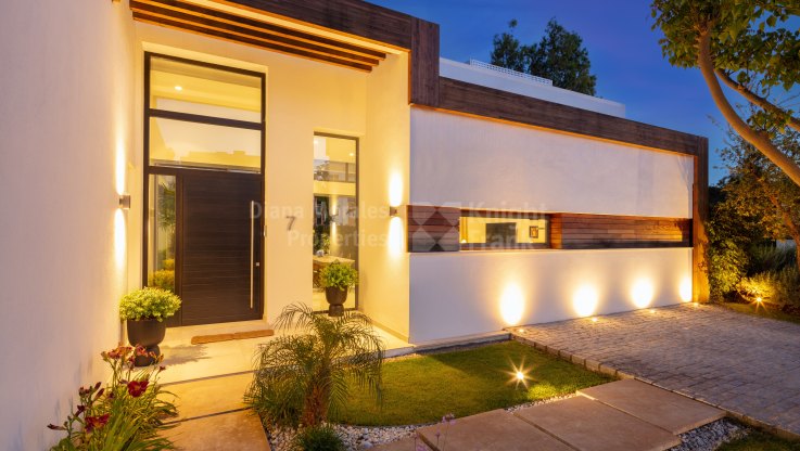 Maison de plain-pied dans une urbanisation clôturée - Villa à vendre à Atalaya, Estepona