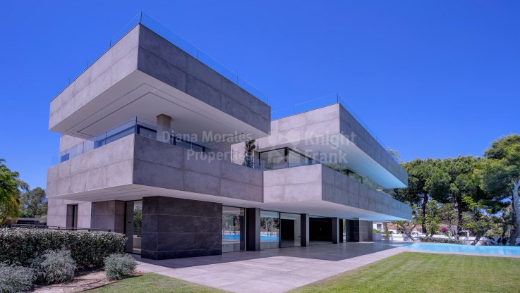 Ultramodern villa for sale in Casasola - Villa for sale in Casasola, Estepona