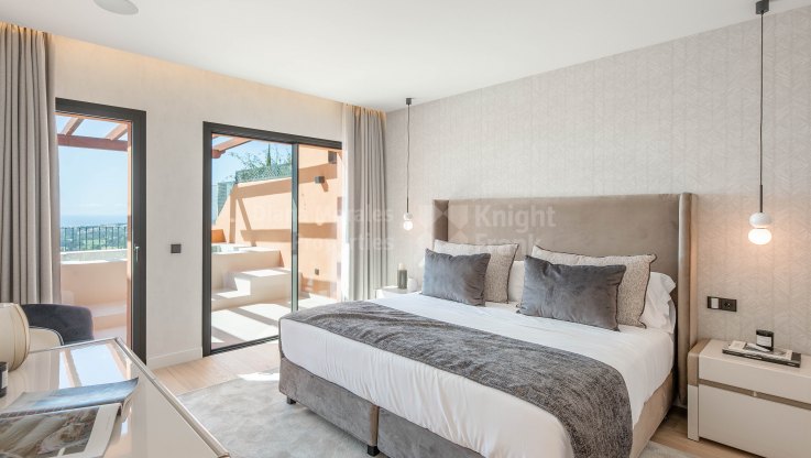 Duplex-Penthouse mit Panoramablick im Golftal - Zweistöckiges Penthouse zum Verkauf in Les Belvederes, Nueva Andalucia