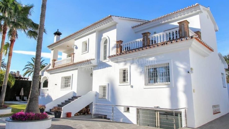 Encantadora villa en Nueva Andalucía - Villa en alquiler en Atalaya de Rio Verde, Nueva Andalucia