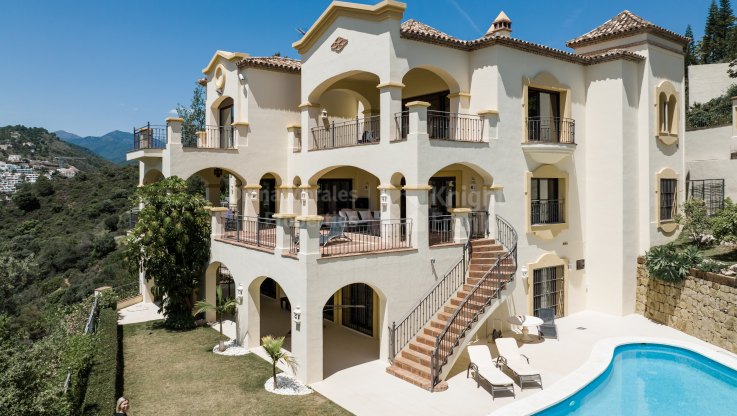 Villa classique de caractère avec vues panoramiques - Villa à vendre à Vega del Colorado, Benahavis