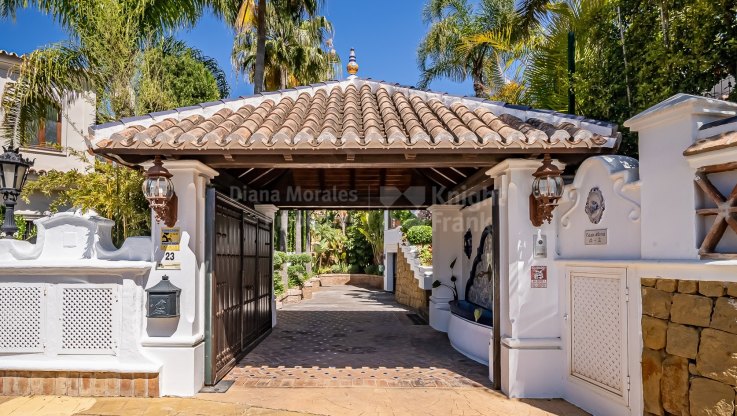 Elegante Villa in Bahia de Marbella - Villa zum Verkauf in Bahia de Marbella, Marbella Ost