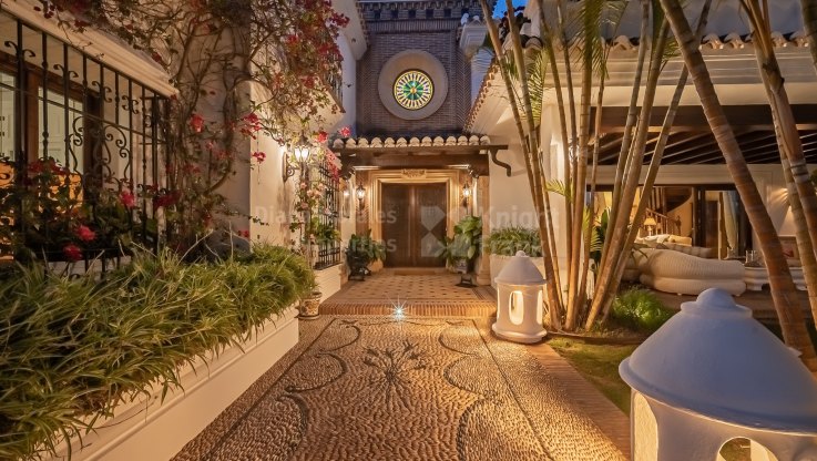 Elegant villa in Bahia de Marbella - Villa for sale in Bahia de Marbella, Marbella East