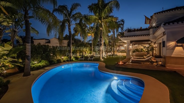 Elegante villa en Bahía de Marbella - Villa en venta en Bahia de Marbella, Marbella Este