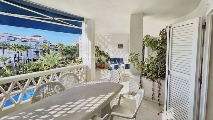Apartamento en Playas del Duque - Apartamento en venta en Playas del Duque, Marbella - Puerto Banus