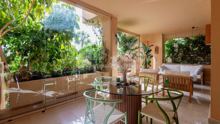 Apartamento de lujo en urbanización segura - Apartamento en venta en Mansion Club, Marbella Milla de Oro