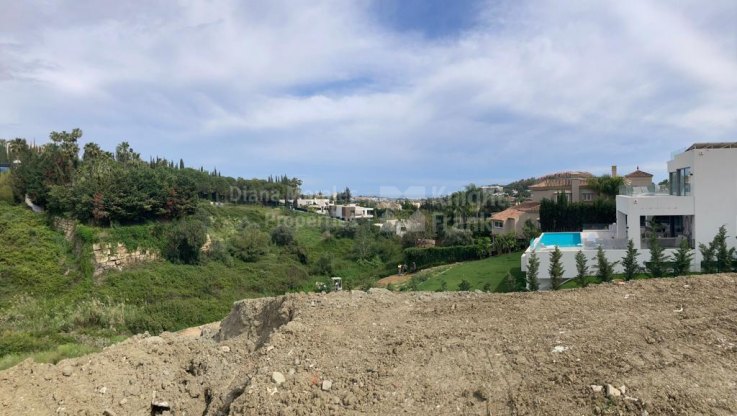 Grundstück mit Projekt und Lizenz für Villa in Haza del Conde - Villa zum Verkauf in Haza del Conde, Nueva Andalucia