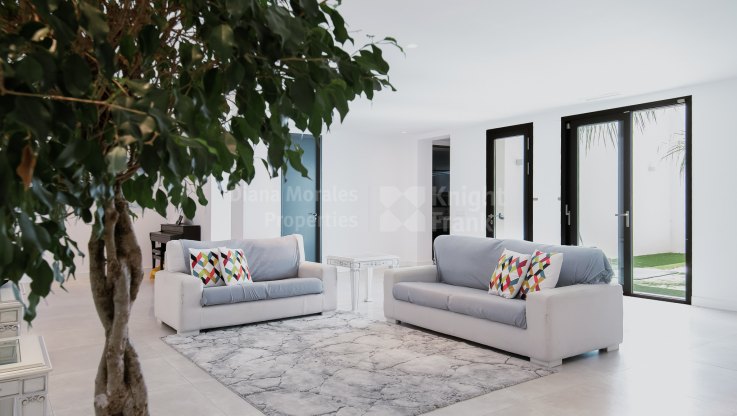 Moderne Villa mit Aussicht in La Quinta - Villa zum Verkauf in La Quinta, Benahavis