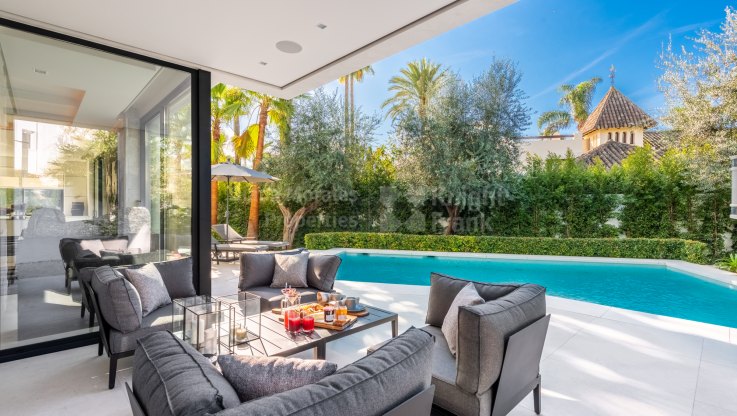 Villa contemporaine et sophistiquée à Casablanca, sur la Golden Mile de Marbella - Villa à vendre à Casablanca, Marbella Golden Mile