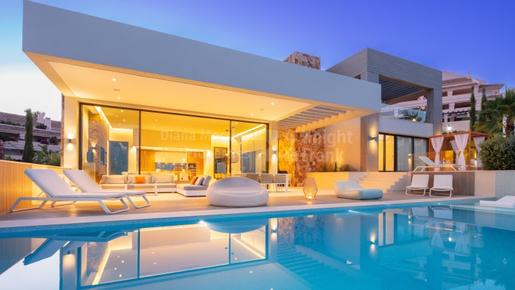 Preciosa casa en el Valle del Golf con vistas panorámicas - Villa en venta en Nueva Andalucia