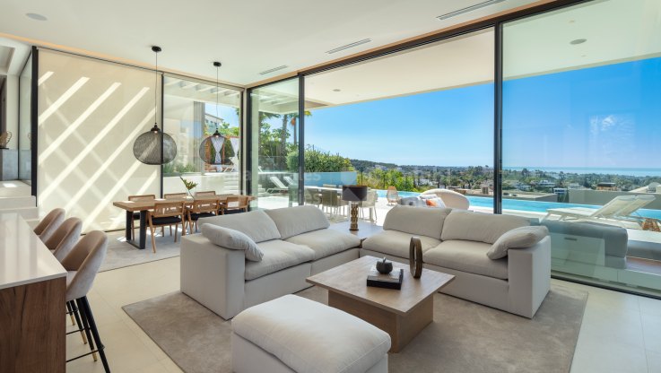 Schönes Haus im Golftal mit Panoramablick - Villa zum Verkauf in Nueva Andalucia
