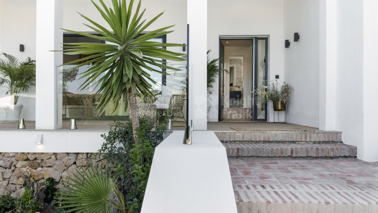 Charmantes Haus in geschlossener Gemeinschaft - Villa zum Verkauf in Marbella Country Club, Nueva Andalucia