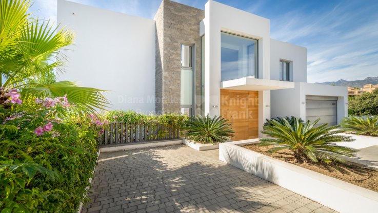 Santa Clara, Beautiful house with views of the golf course and the Mediterranean Sea