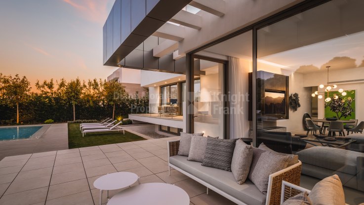 Casa moderna con mucho estilo en El Paraíso - Villa en venta en El Paraiso, Estepona