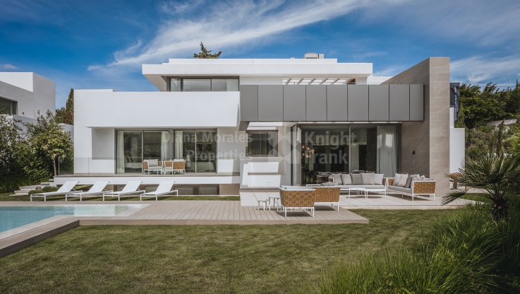 Stilvolles modernes Haus in El Paraíso - Villa zum Verkauf in El Paraiso, Estepona