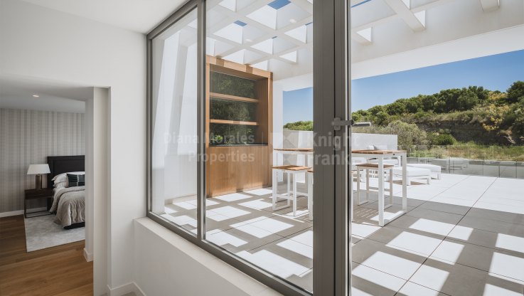 Stilvolles modernes Haus in El Paraíso - Villa zum Verkauf in El Paraiso, Estepona