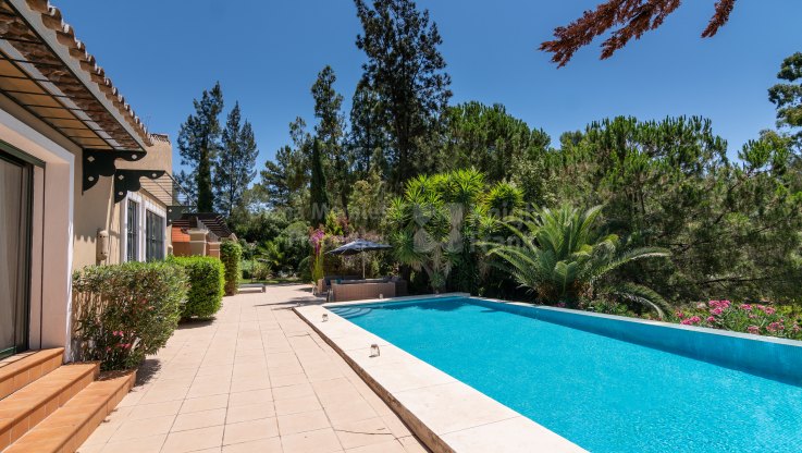 Beautiful villa with sea views in El Madroñal - Villa for sale in El Madroñal, Benahavis