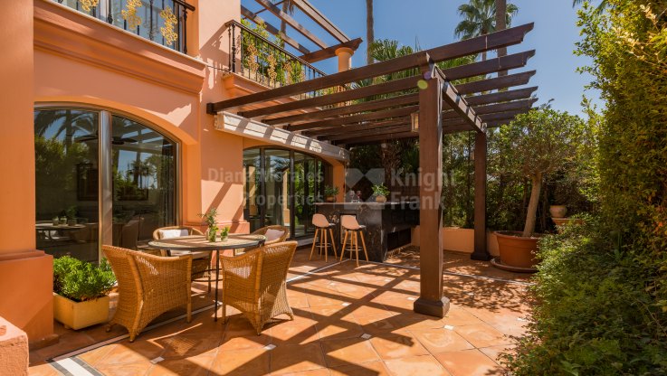 Maravilloso apartamento en planta baja frente al mar - Duplex Planta Baja en venta en Casa Nova, Marbella - Puerto Banus