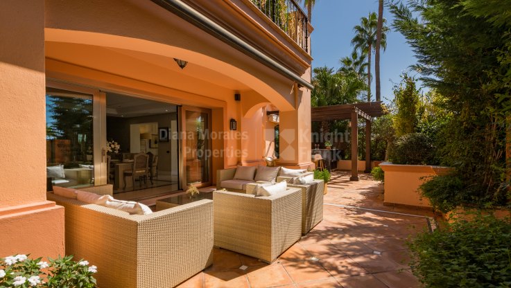Magnifique appartement au rez-de-chaussée sur le front de mer - Duplex rez de chaussée à vendre à Casa Nova, Marbella - Puerto Banus