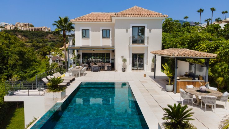 Beautiful house with panoramic views - Villa for sale in El Herrojo, Benahavis