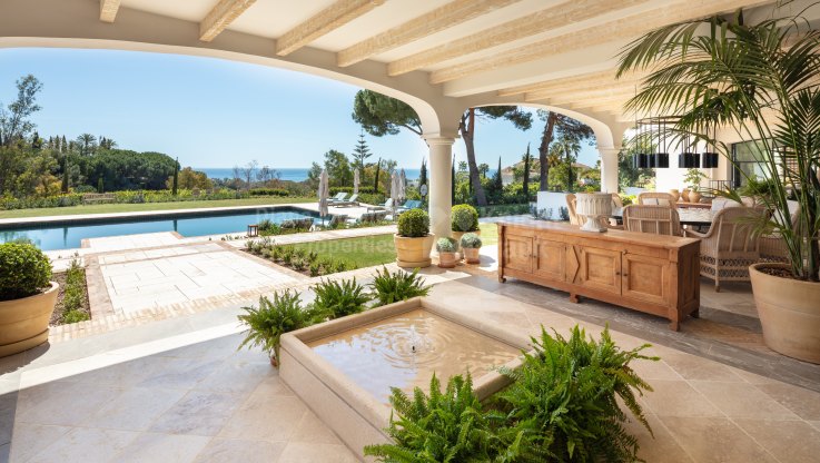Villa mit Panoramablick auf das Meer im Herzen der Goldenen Meile - Villa zum Verkauf in Las Lomas del Marbella Club, Marbella Goldene Meile