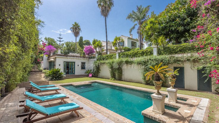 Charmantes Familienhaus in prestigeträchtiger Lage - Villa zum Verkauf in La Carolina, Marbella Goldene Meile
