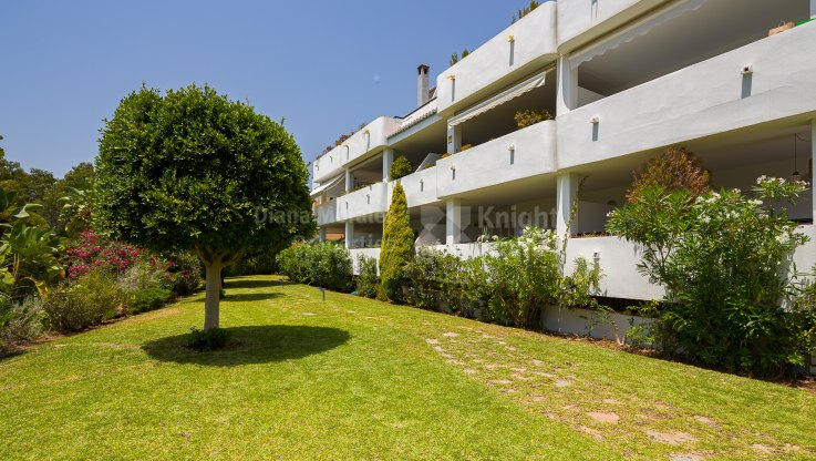 Ground floor apartment on the Golden Mile - Ground Floor Apartment for sale in Balcones de Puente Romano, Marbella Golden Mile