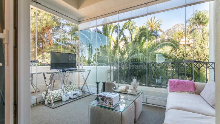 Apartment with sea views in the Golden Mile - Apartment for sale in Altos Reales, Marbella Golden Mile