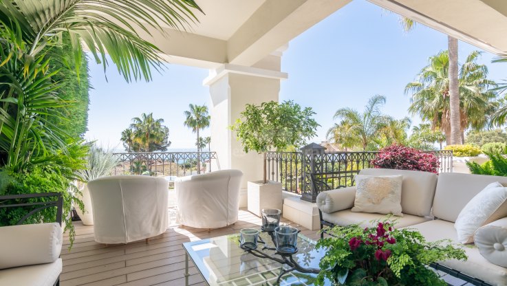 Apartment with sea views in the Golden Mile - Apartment for sale in Altos Reales, Marbella Golden Mile