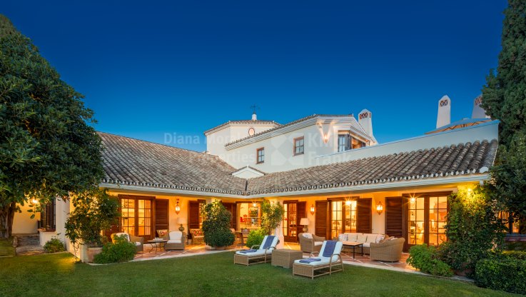 Encanto y estilo andaluz - Villa en alquiler en Marbella Hill Club, Marbella Milla de Oro