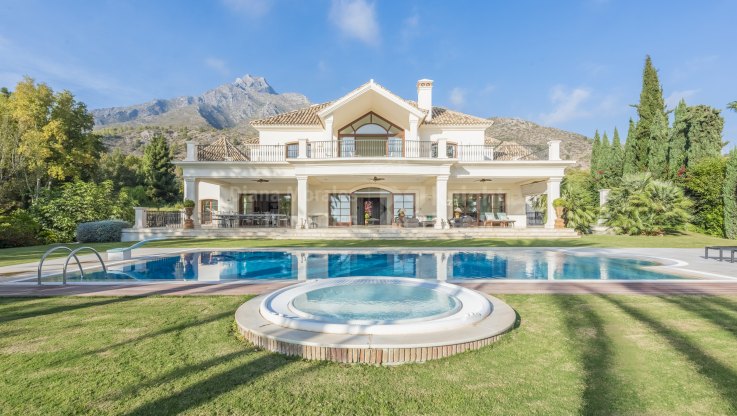 Excepcional casa en Los Picos junto a Sierra Blanca - Villa en venta en Los Picos, Marbella Milla de Oro
